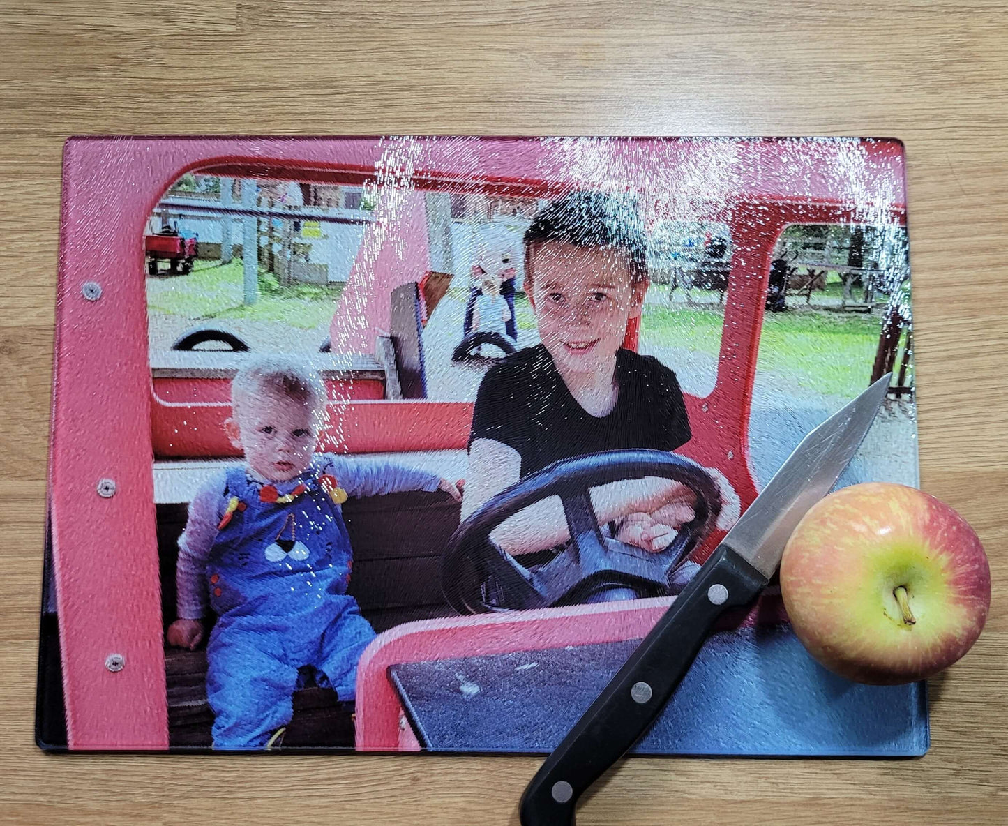 Personalised Glass Photo Boards – Versatile Display or Chopping Board